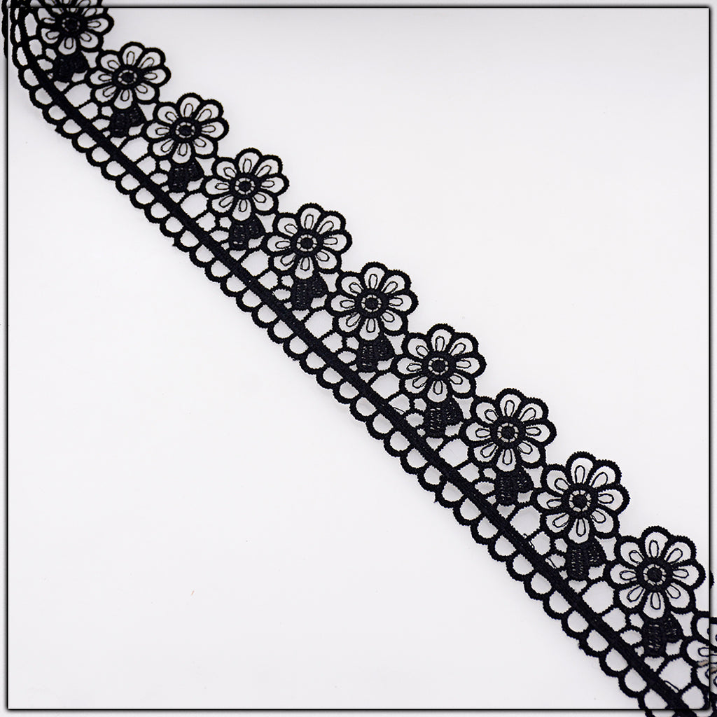 One Side Border Shuttle Lace