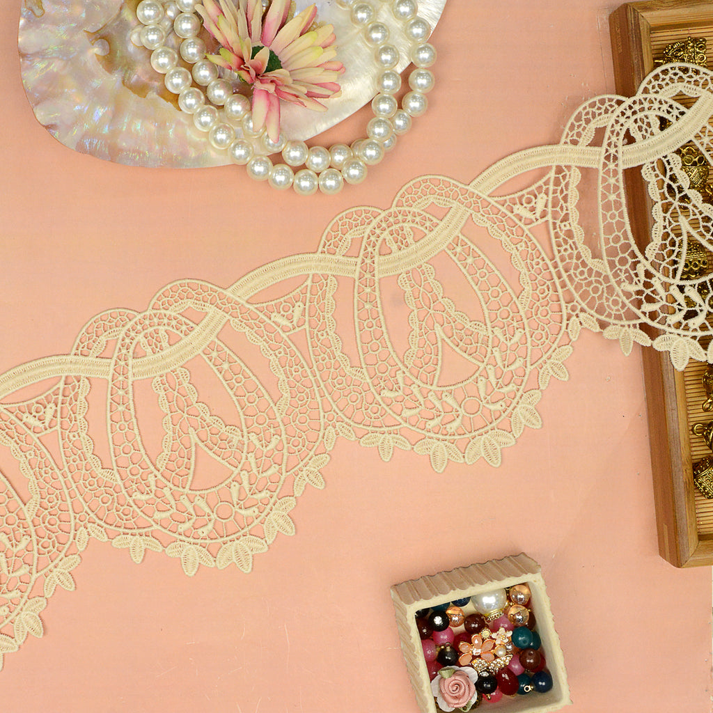 One Side Border Shuttle Lace