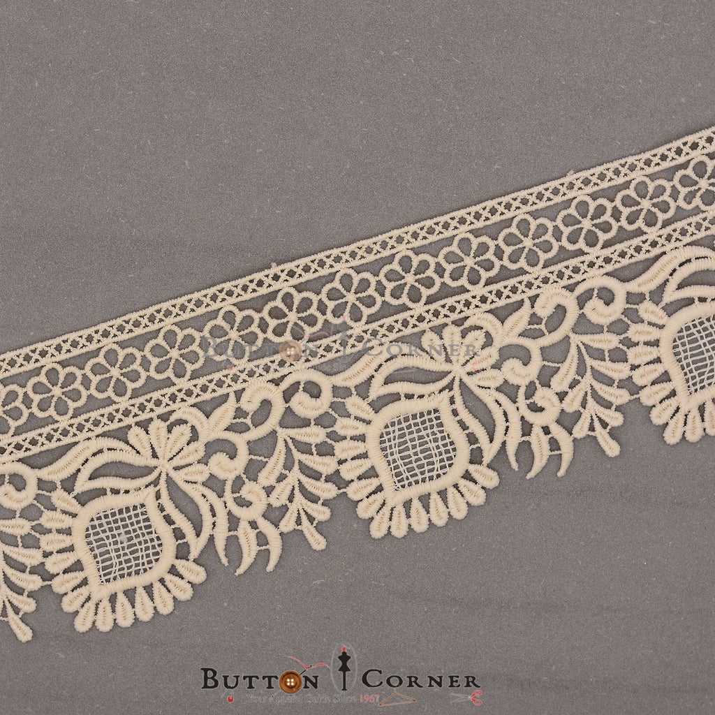 One Side Border Shuttle Lace