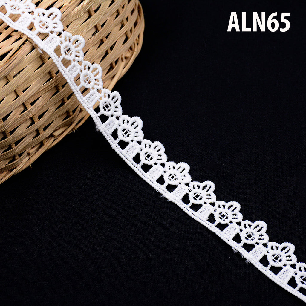One Side Border Shuttle Lace