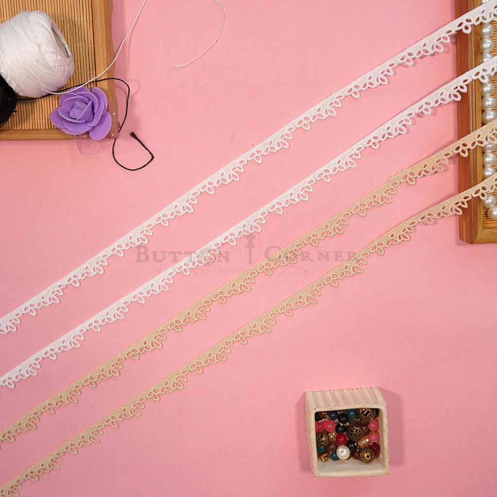 One Side Border Shuttle Lace