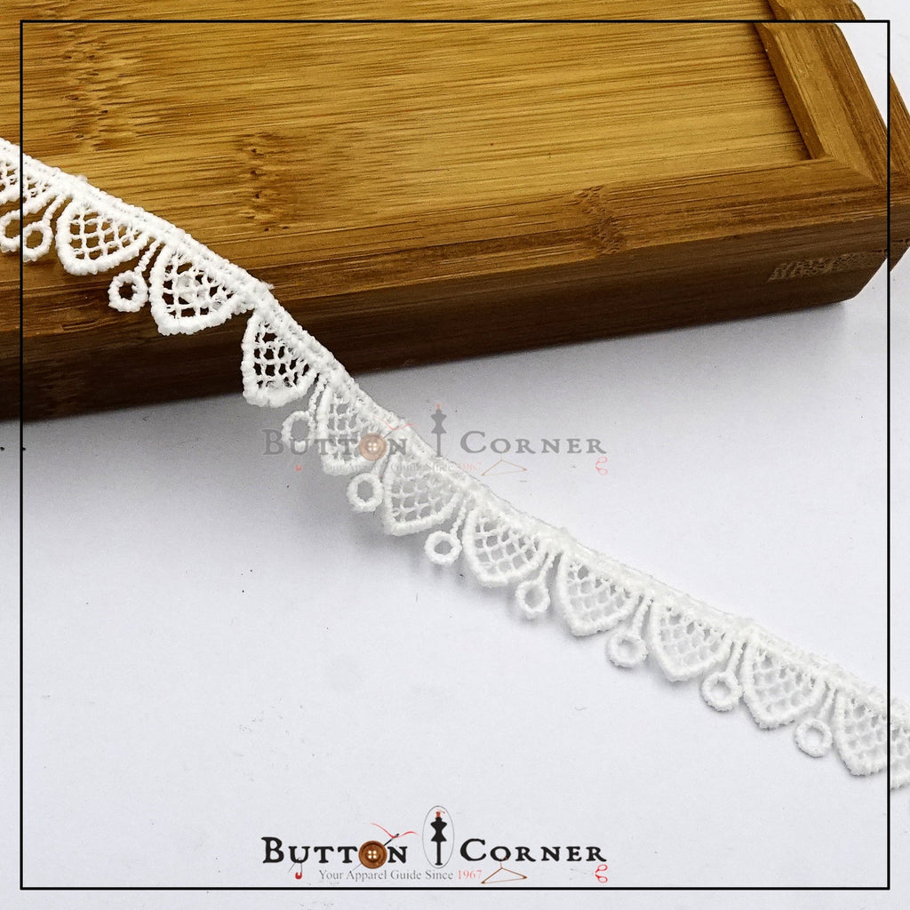 One Side Border Shuttle Lace