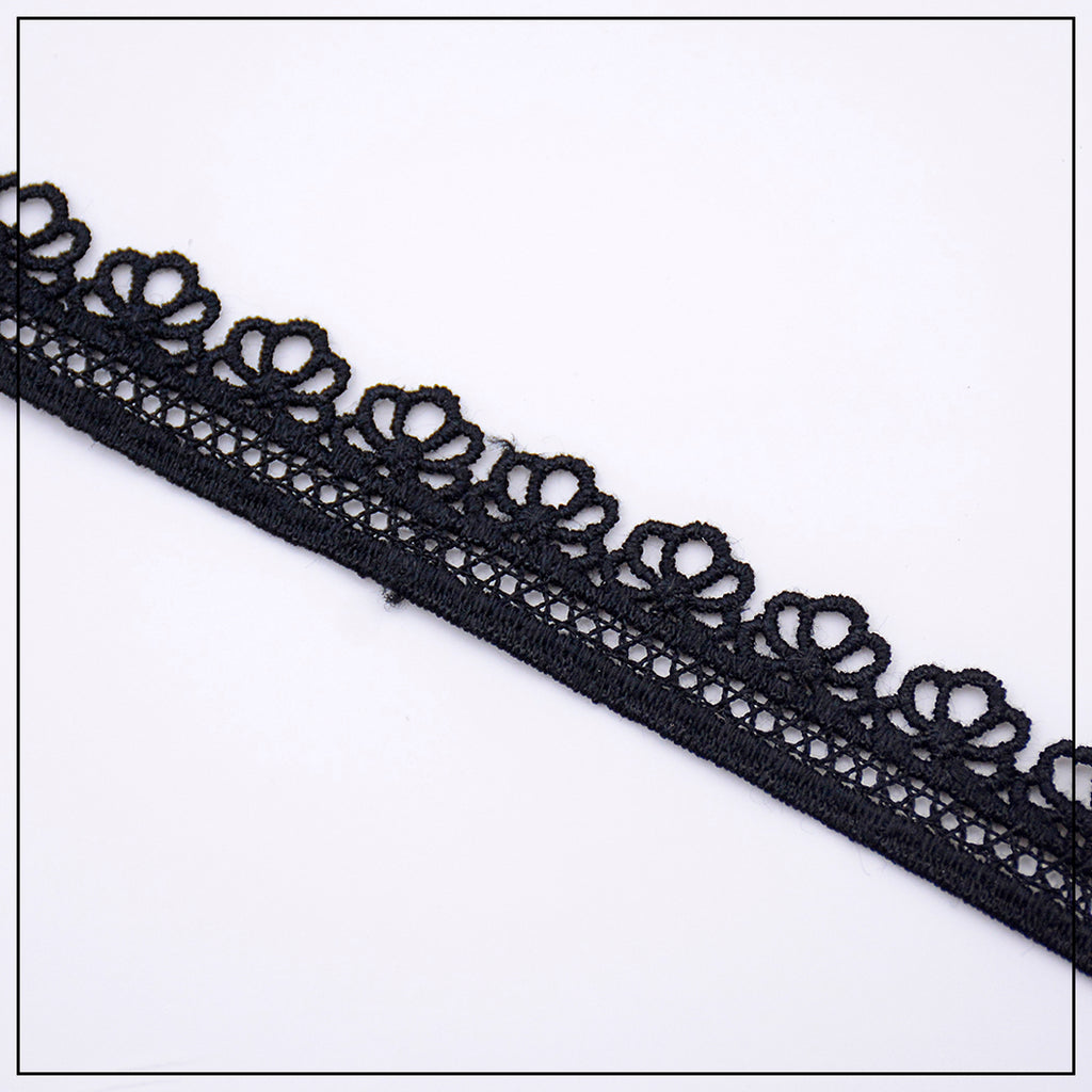 One Side Border Shuttle Lace