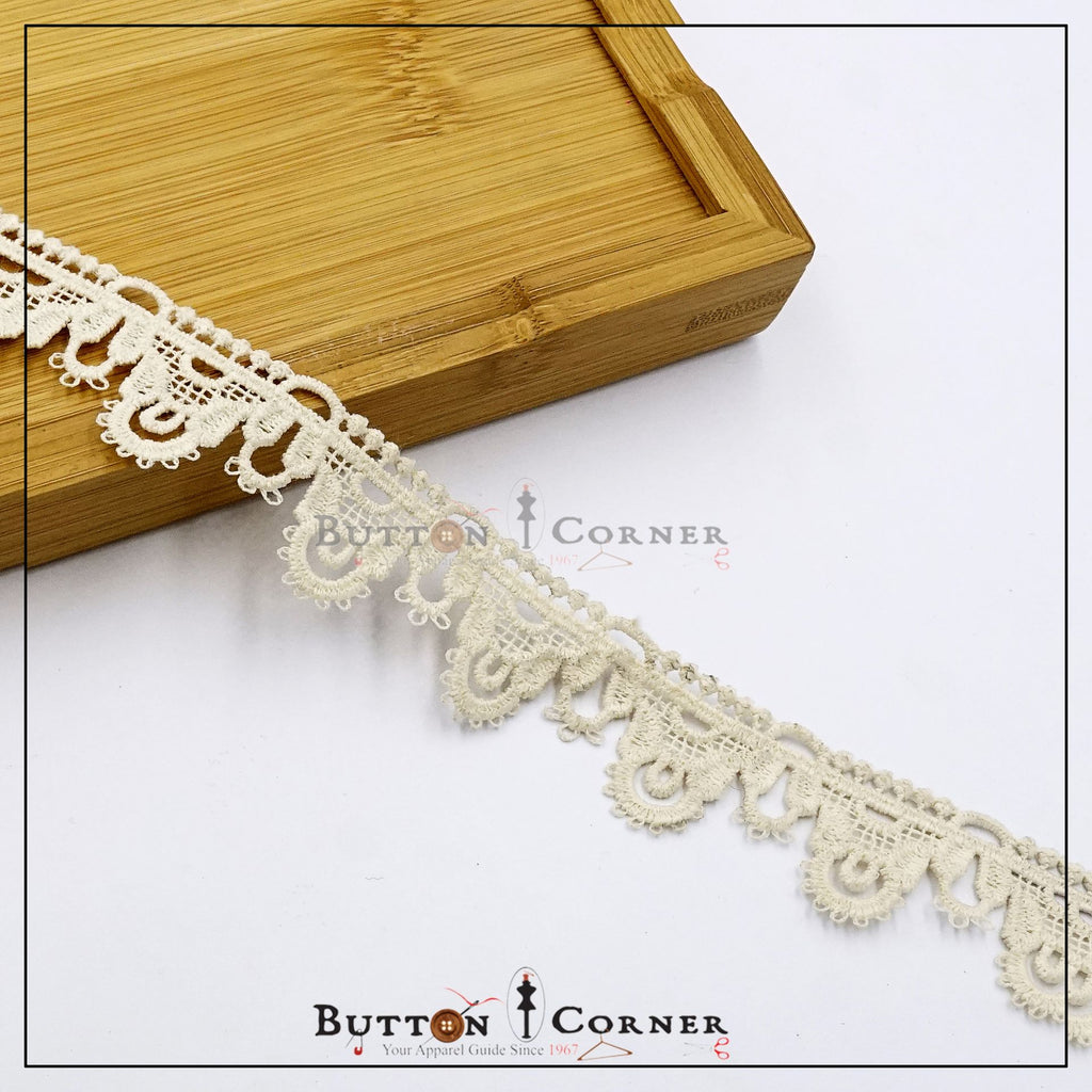 One Side Border Shuttle Lace