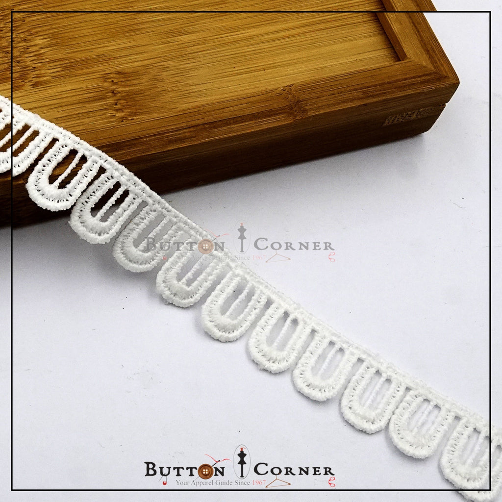 One Side Border Shuttle Lace