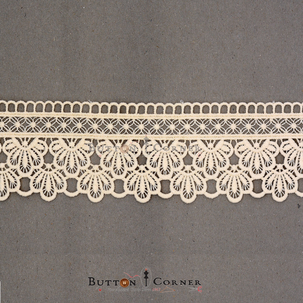 One Side Border Shuttle Lace