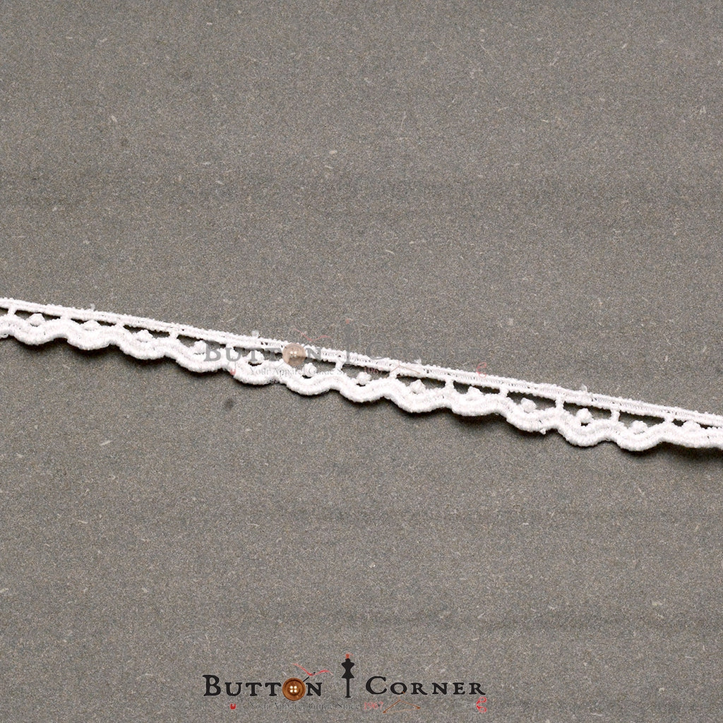One Side Border Shuttle Lace