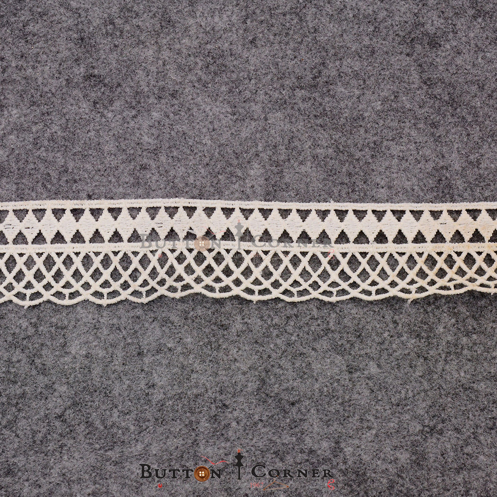 One Side Border Shuttle Lace