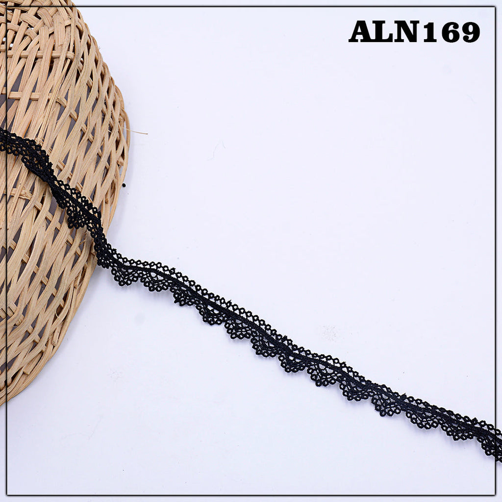 One Side Border Shuttle Lace