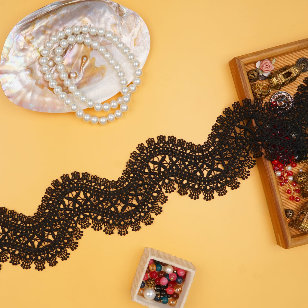 Applique Shuttle Lace