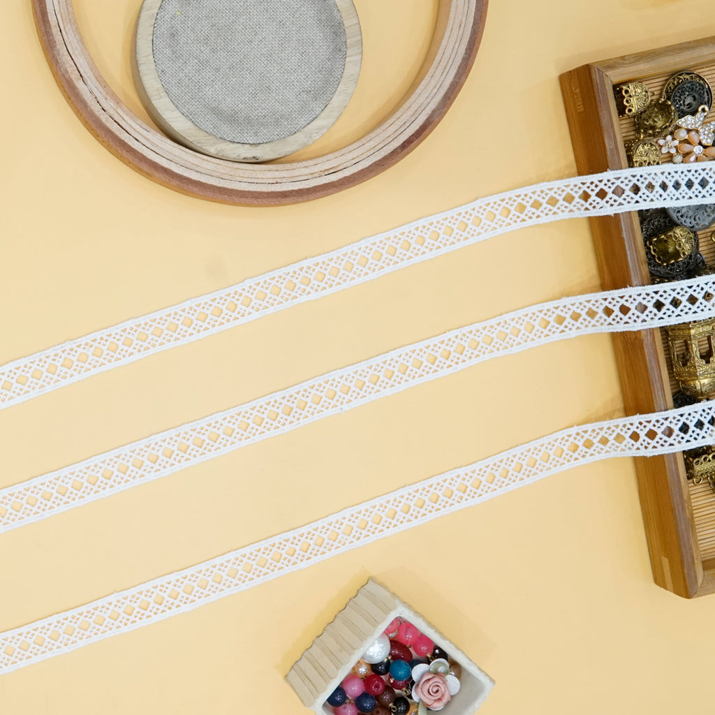Double Side Border Shuttle Lace