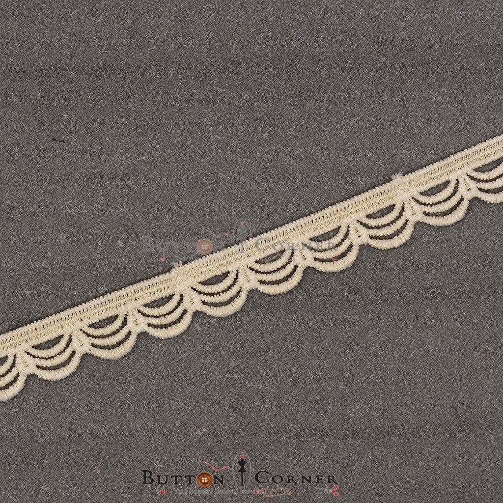 One Side Border Shuttle Lace