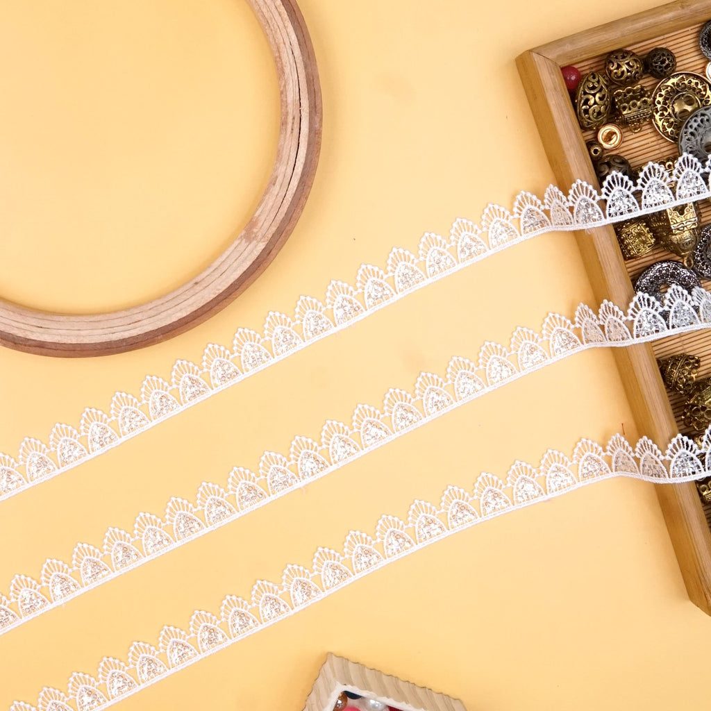 Sequence Shuttle Lace