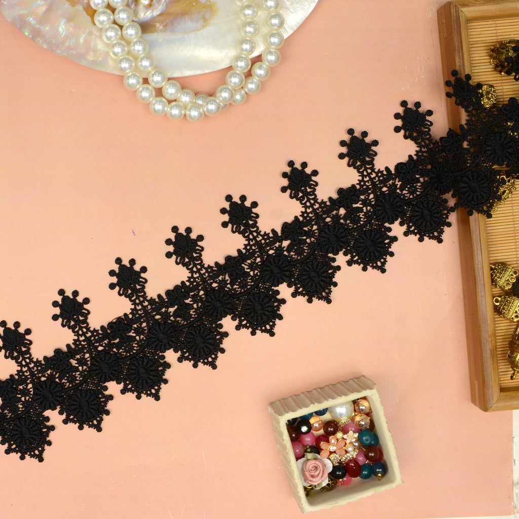 Applique Shuttle Lace