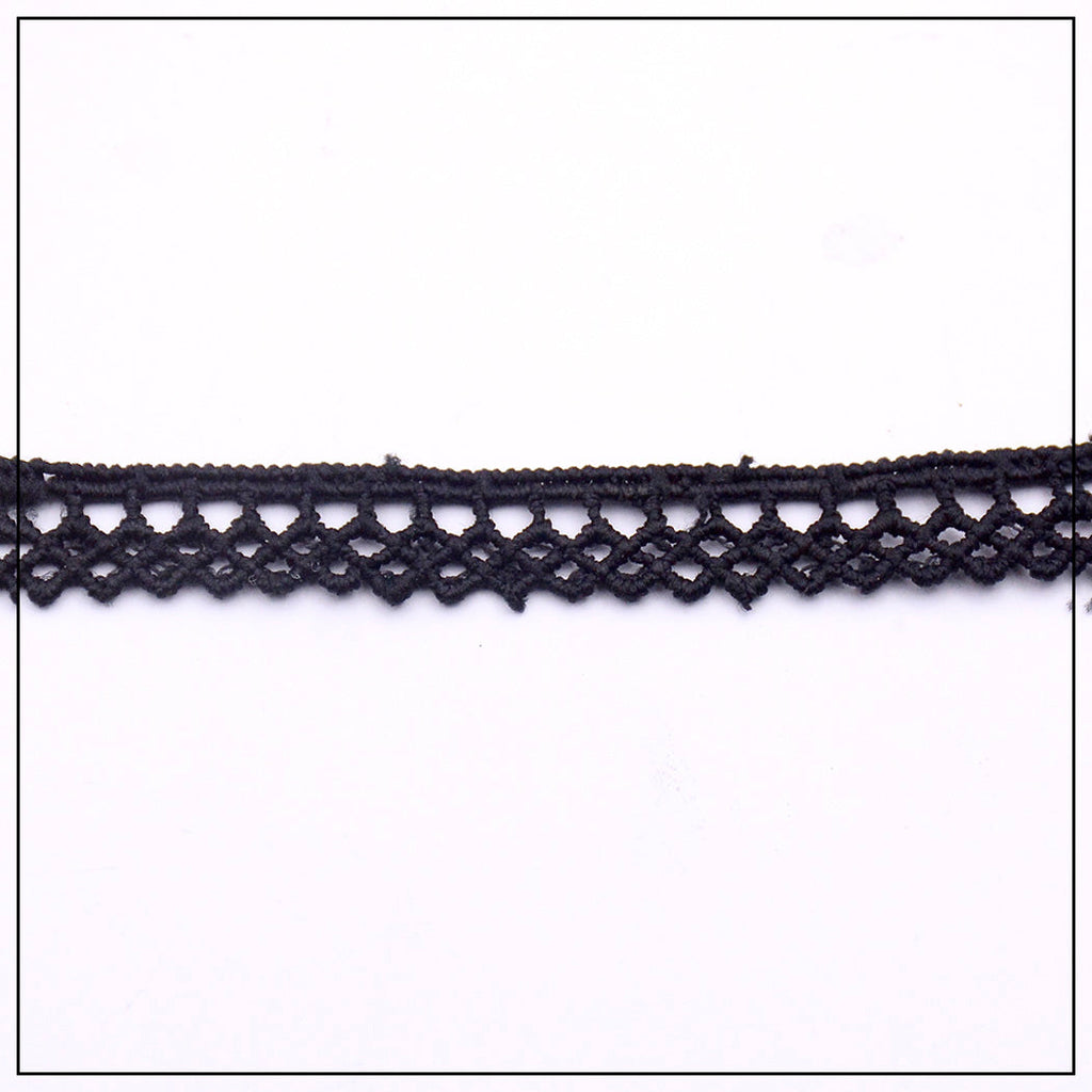 One Side Border Shuttle Lace