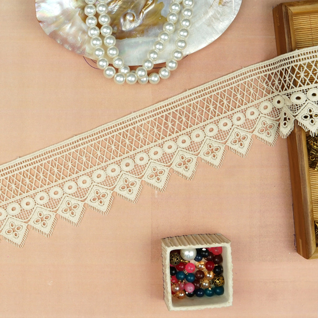 One Side Border Shuttle Lace