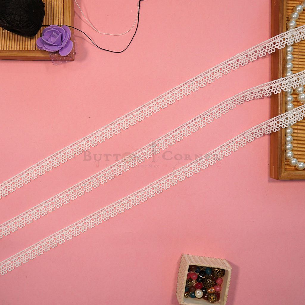 One Side Border Shuttle Lace