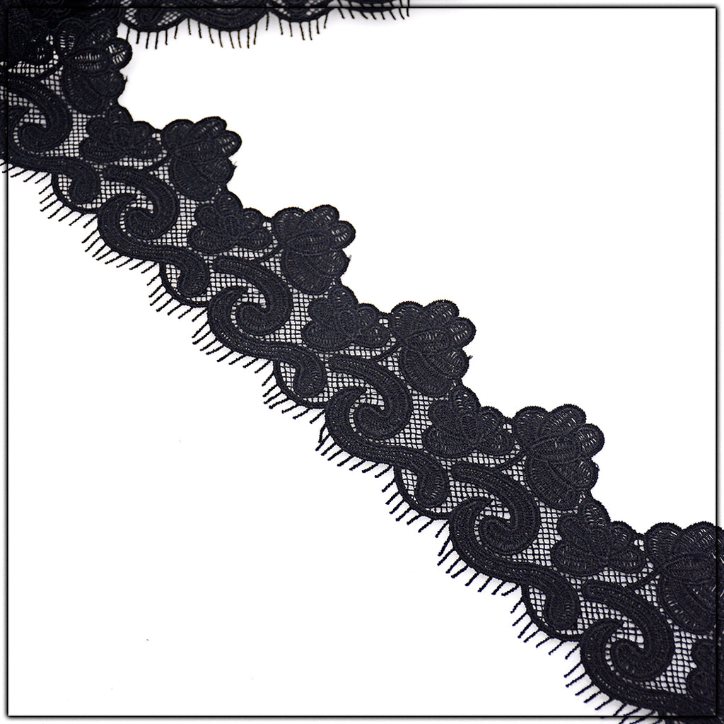 One Side Border Shuttle Lace