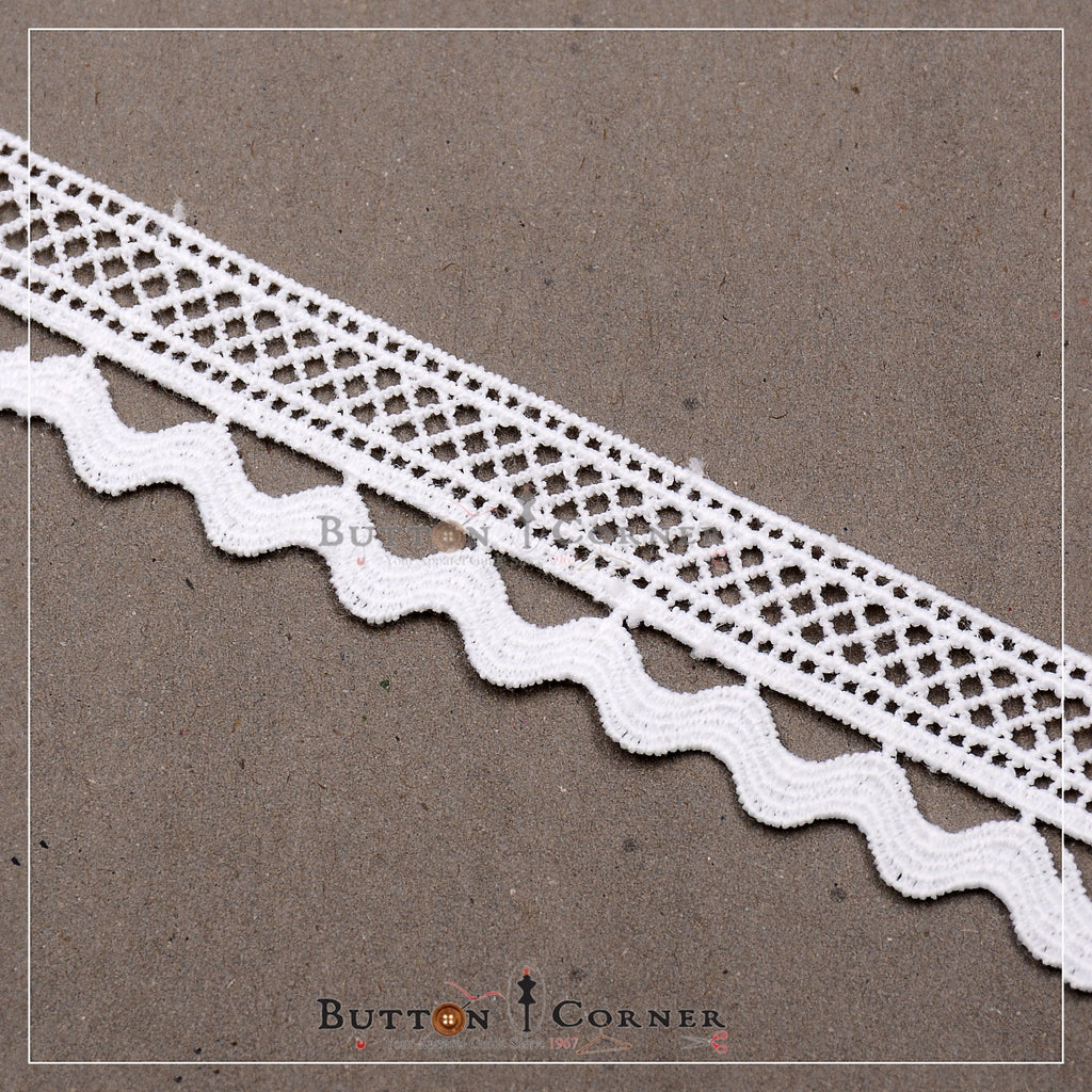 One Side Border Shuttle Lace