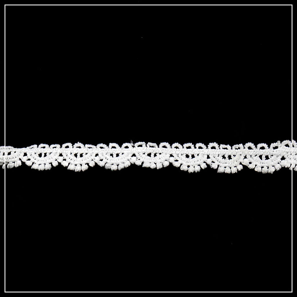 One Side Border Shuttle Lace