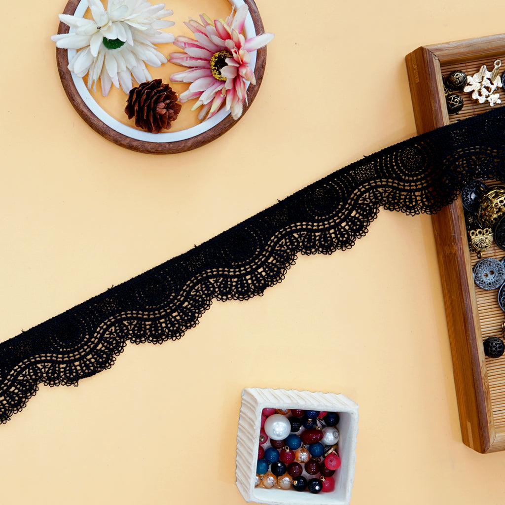 One Side Border Shuttle Lace