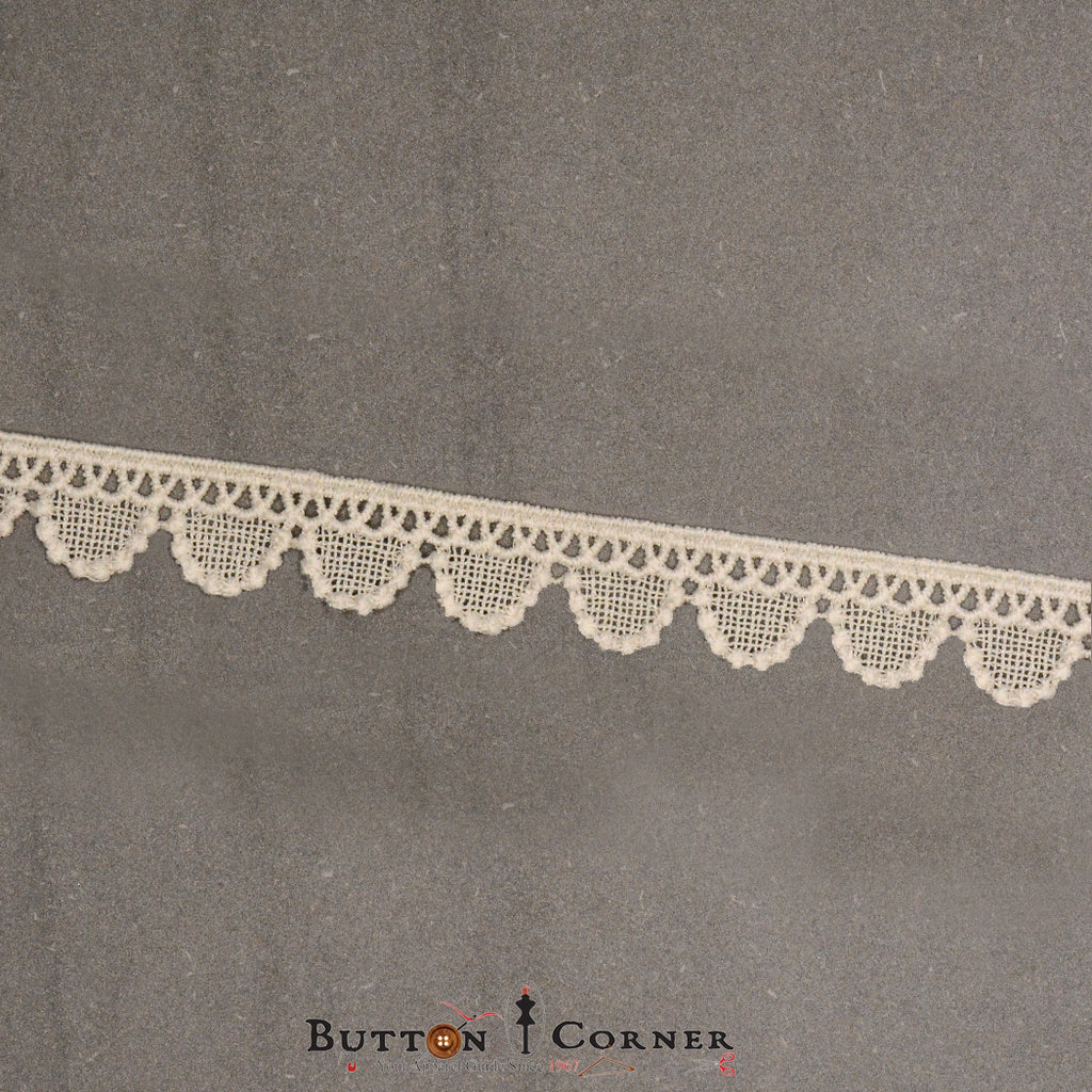 One Side Border Shuttle Lace