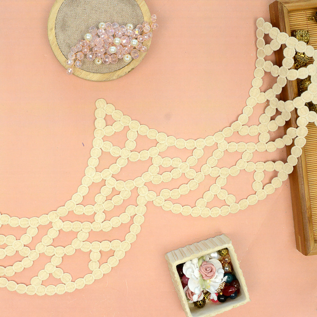 One Side Border Shuttle Lace