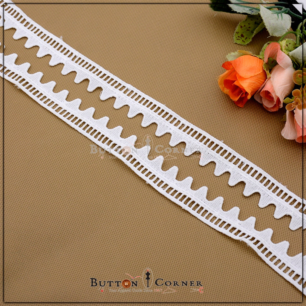 One Side Border Shuttle Lace