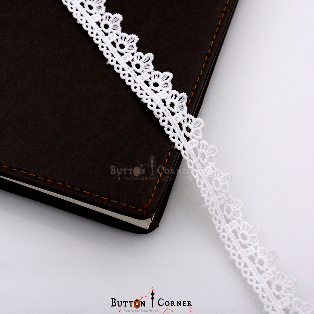 One Side Border Shuttle Lace