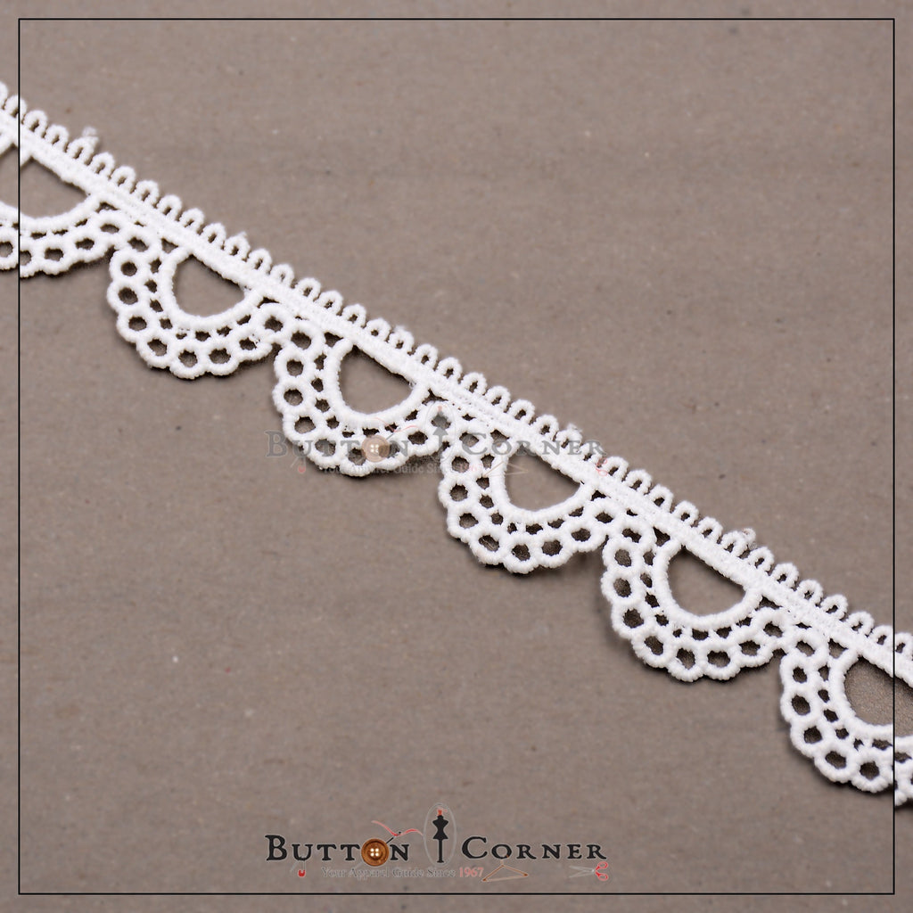One Side Border Shuttle Lace