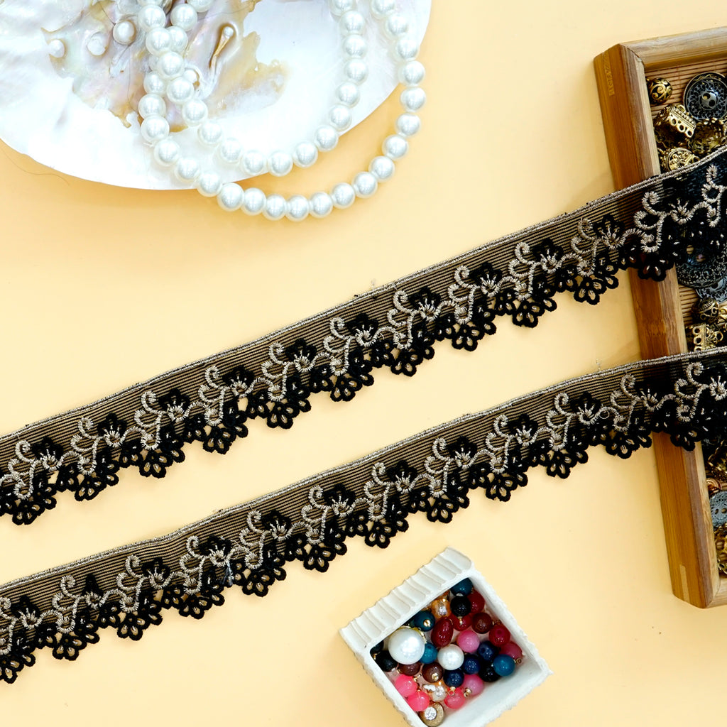 Metallic Yarn Net Shuttle Lace In Color