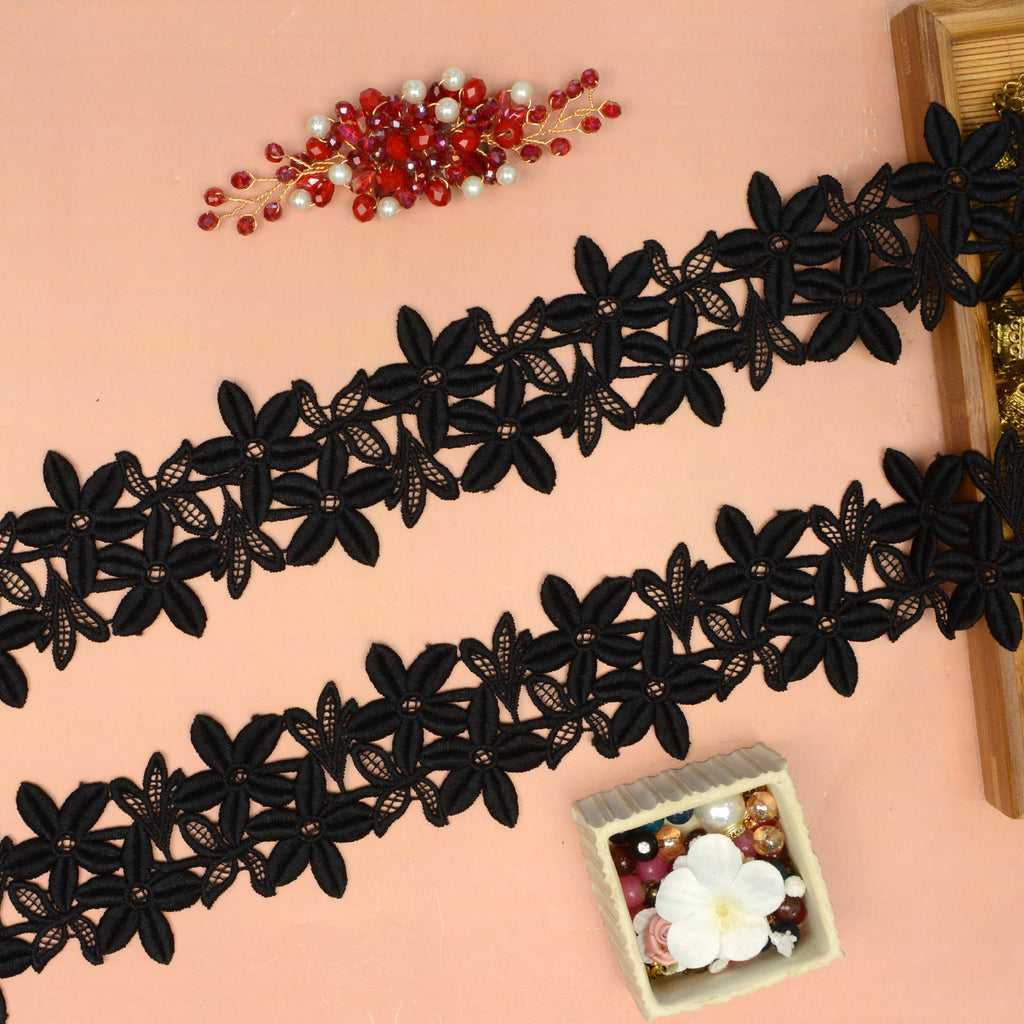 Applique Shuttle Lace