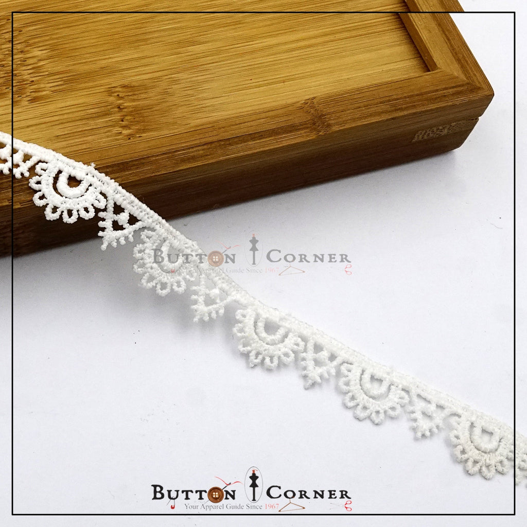 One Side Border Shuttle Lace
