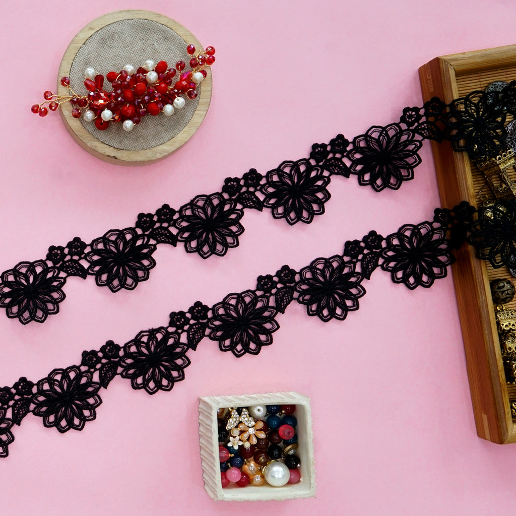 Applique Shuttle Lace