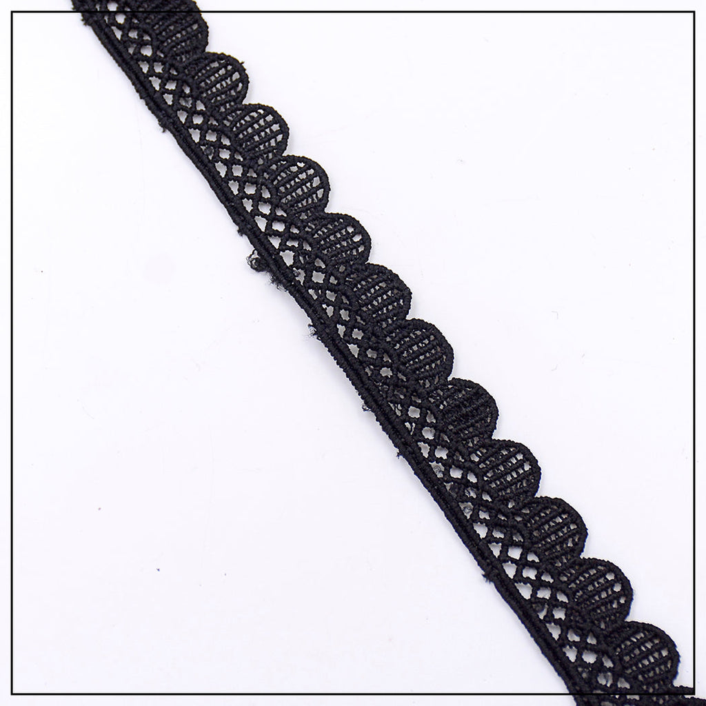 One Side Border Shuttle Lace