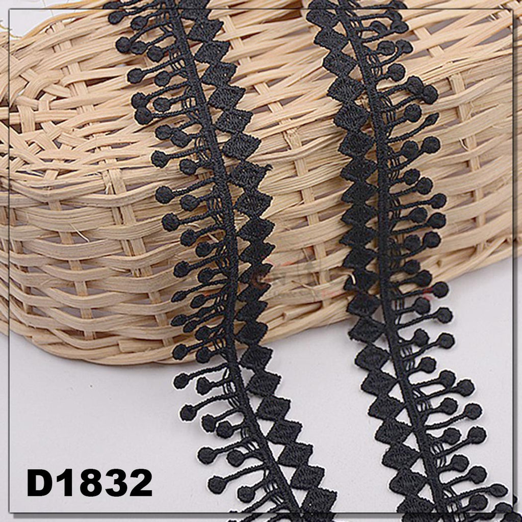 One Side Border Shuttle Lace