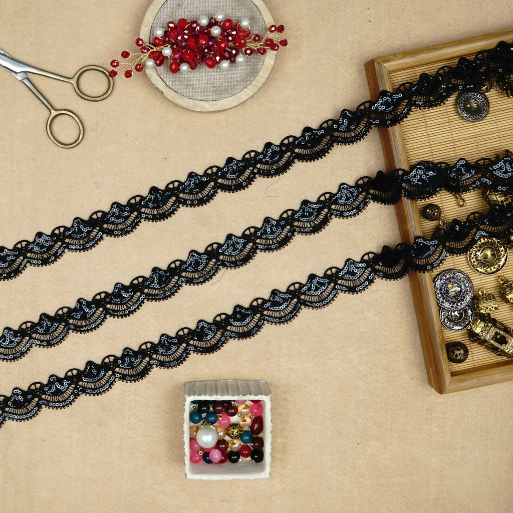 Sequence Shuttle Lace