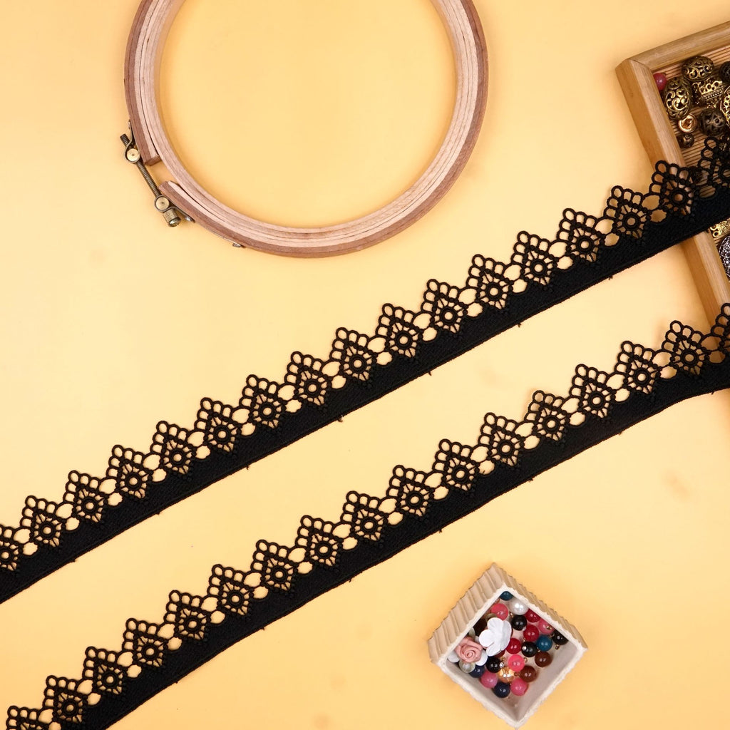 One Side Border Shuttle Lace