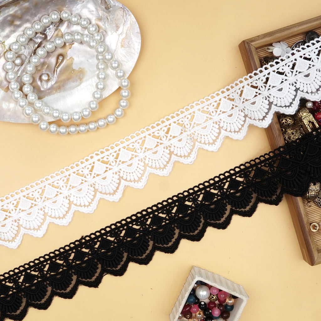 One Side Border Shuttle Net Lace