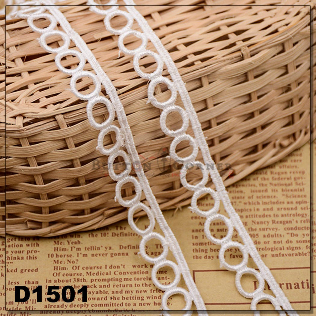 One Side Border Shuttle Lace