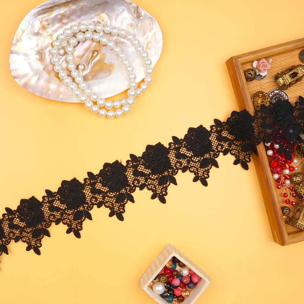 Applique Shuttle Lace