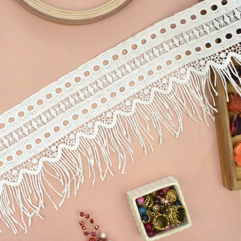 One Side Border Shuttle Hanging Lace
