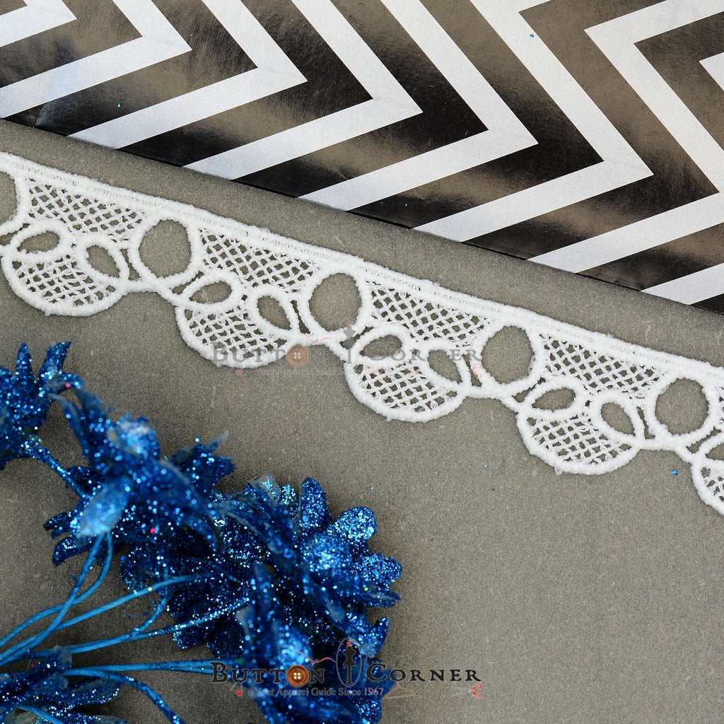 One Side Border Shuttle Lace