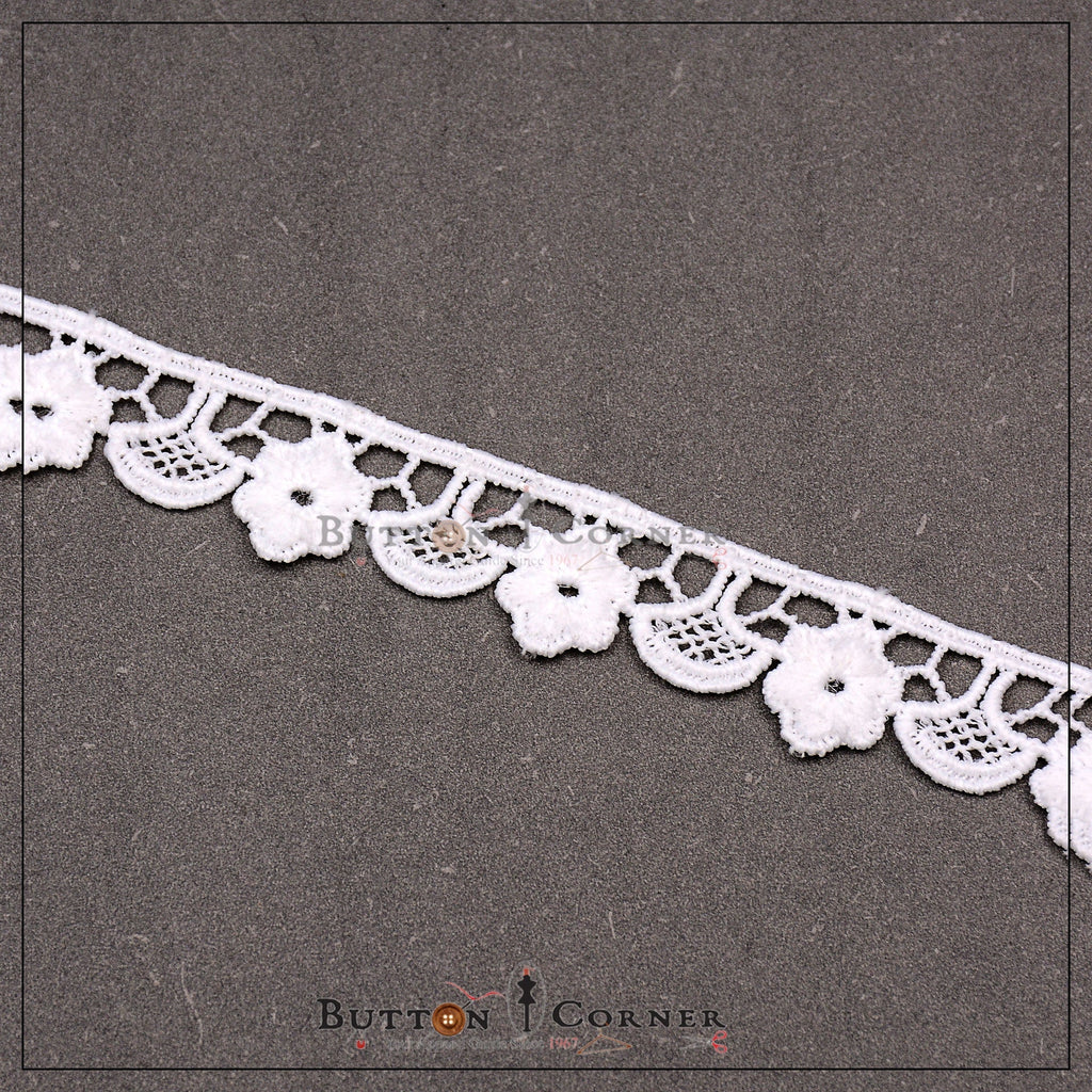 One Side Border Shuttle Lace
