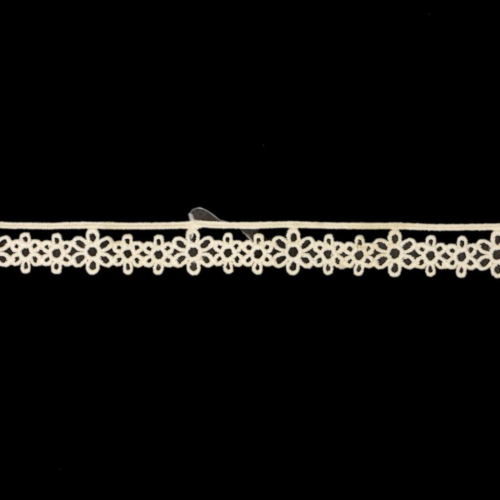 One Side Border Shuttle Lace