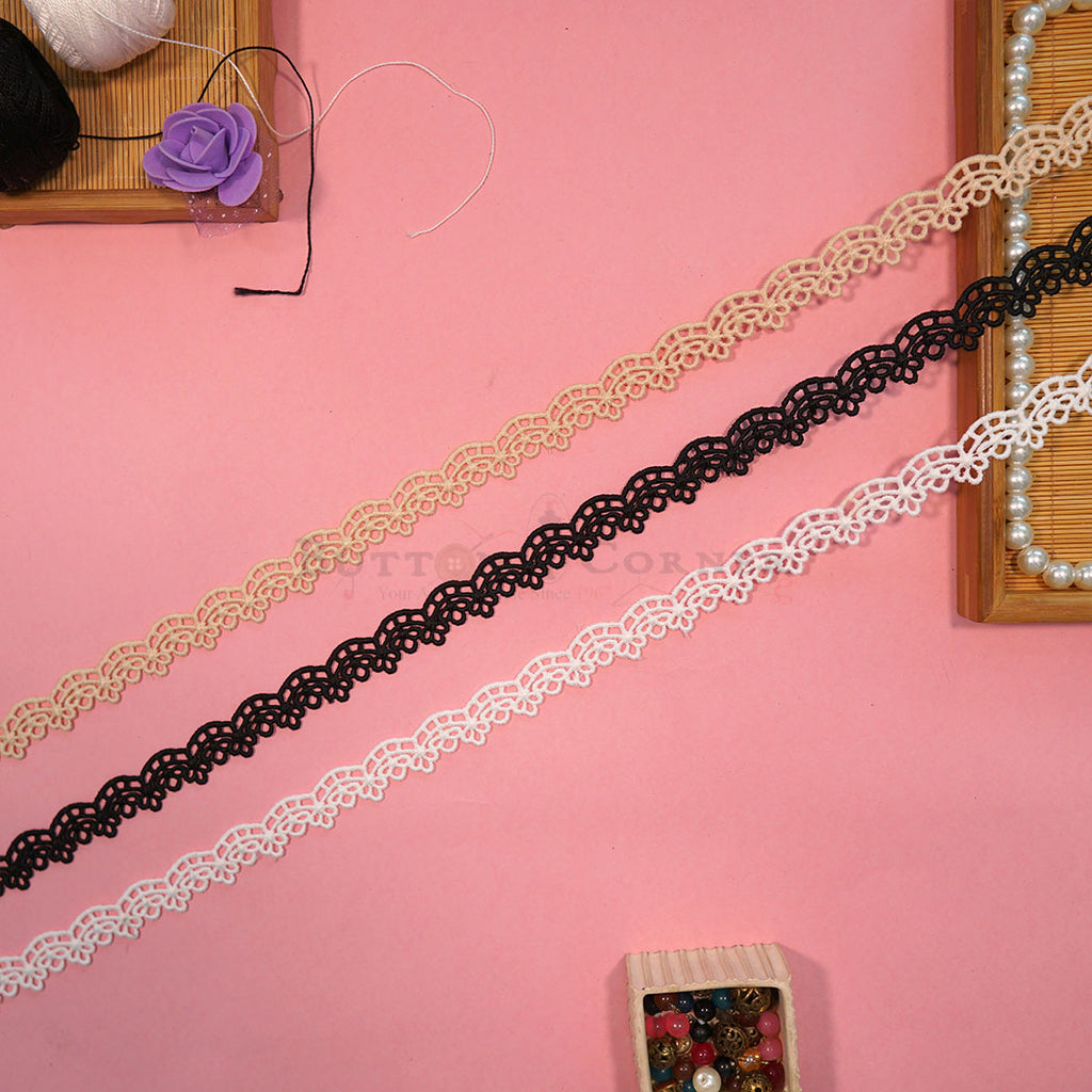 One Side Border Shuttle Lace