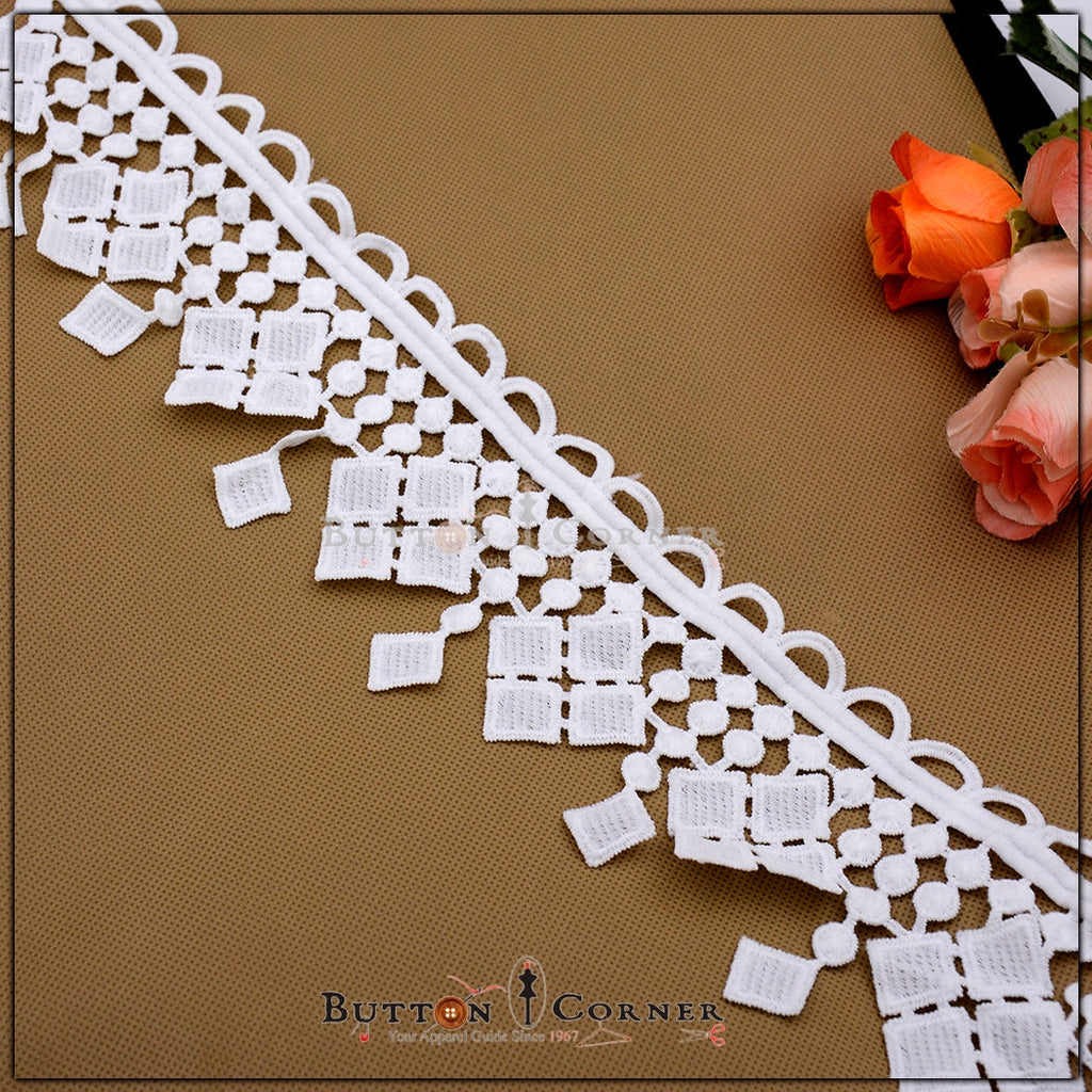 One Side Border Shuttle Lace
