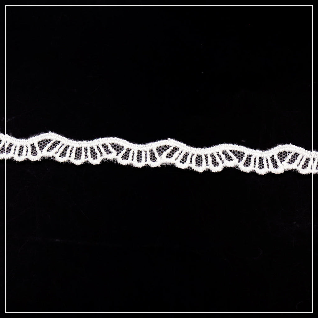 One Side Border Shuttle Lace