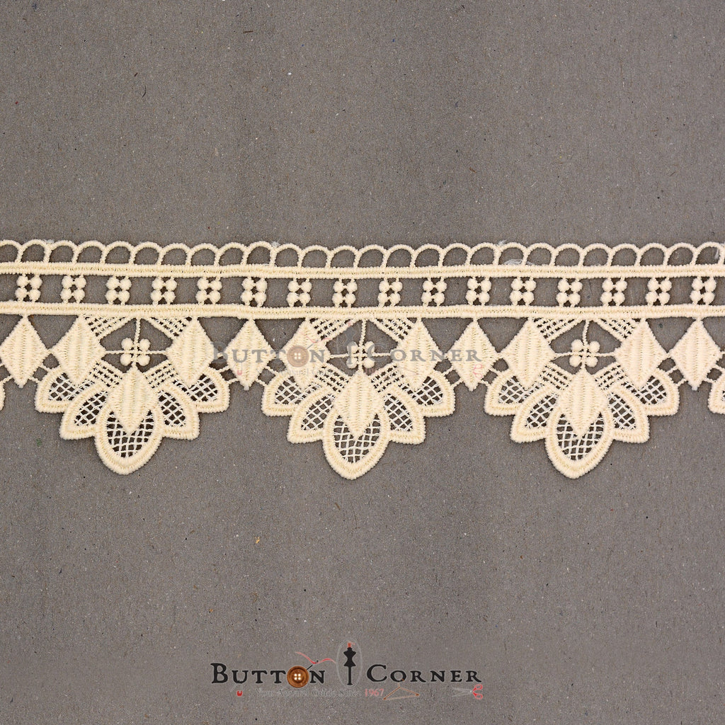 One Side Border Shuttle Lace