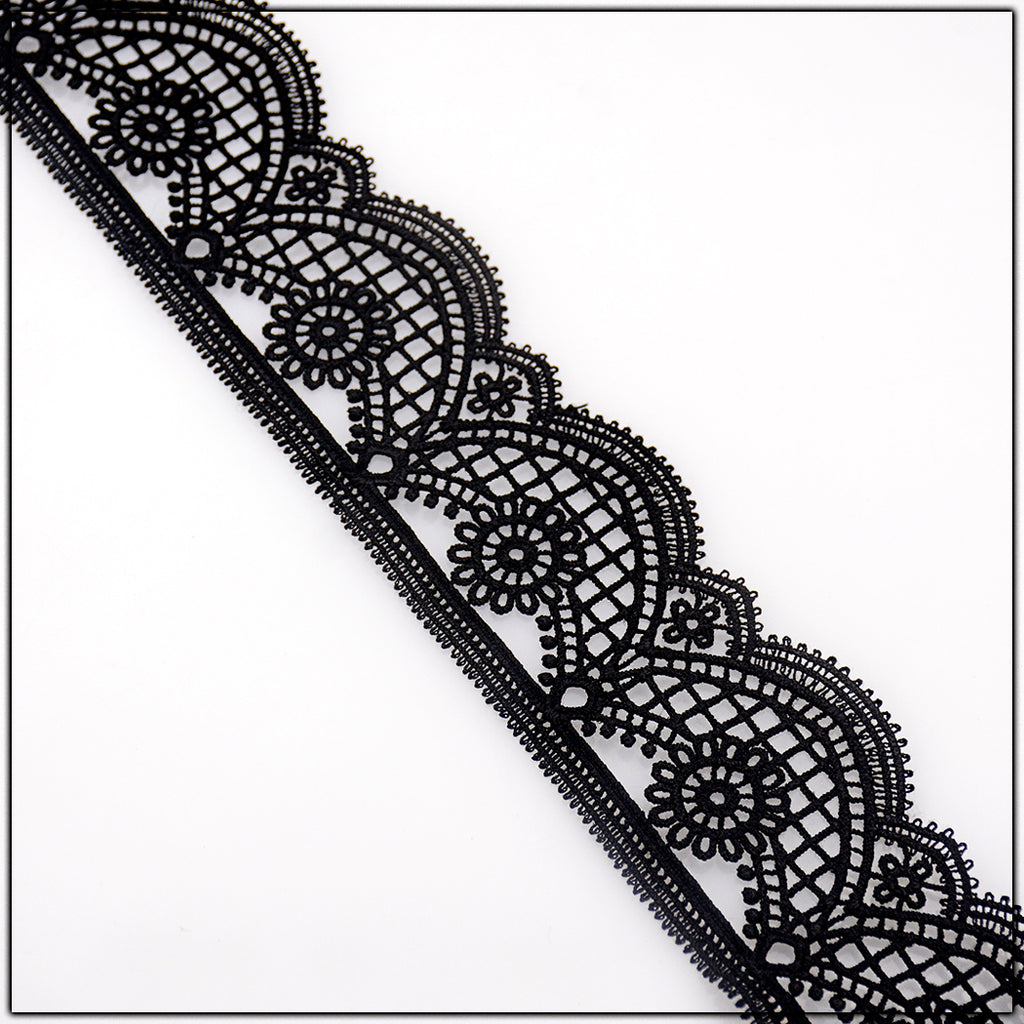 One Side Border Shuttle Lace